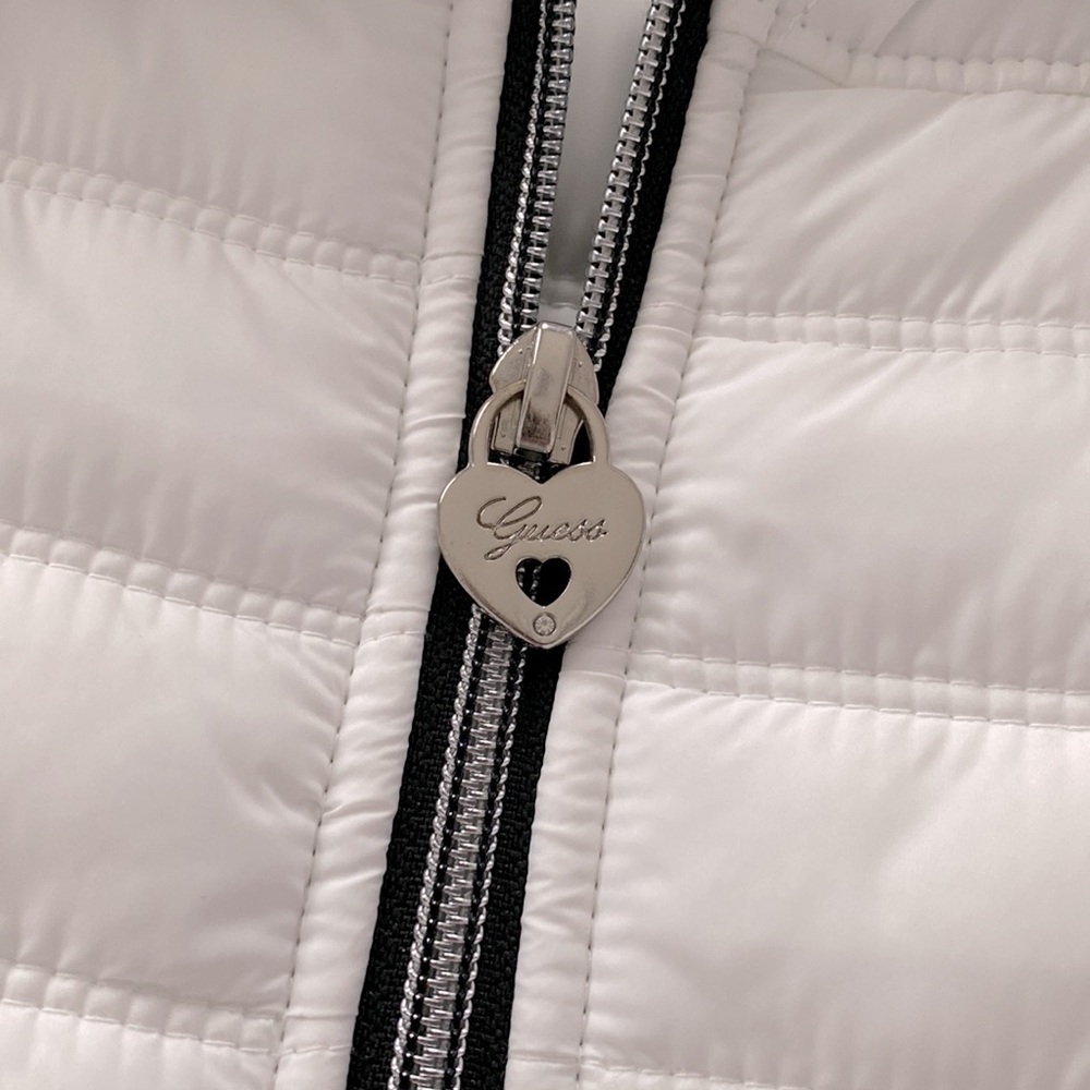 🌟Guess White Quilted Puffer Jacket🌟 - Picture 3 of 7